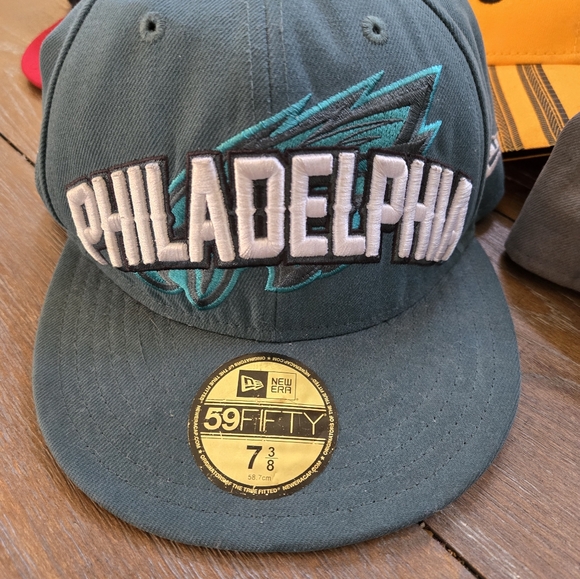 Men's hats bundle - Picture 3 of 11